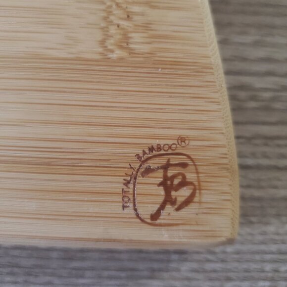 Totally Bamboo "Massachusetts" cutting and serving board - Picture 8 of 10